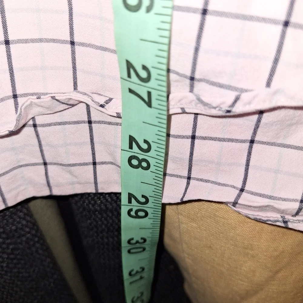 A J. Crew Classic long sleeve button-down shirt in a mens size medium